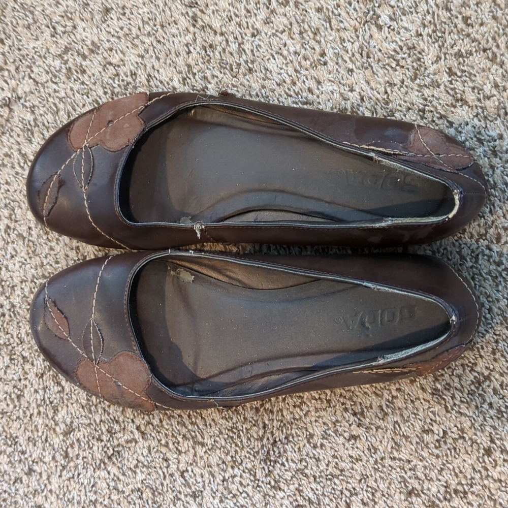 Women flats